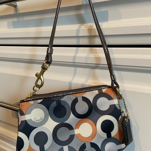 Coach wristlet- authentic - Picture 2 of 4
